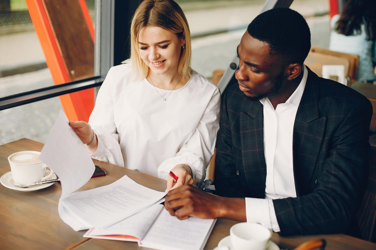 Espace de travail avec équipement technique adapté à la formation